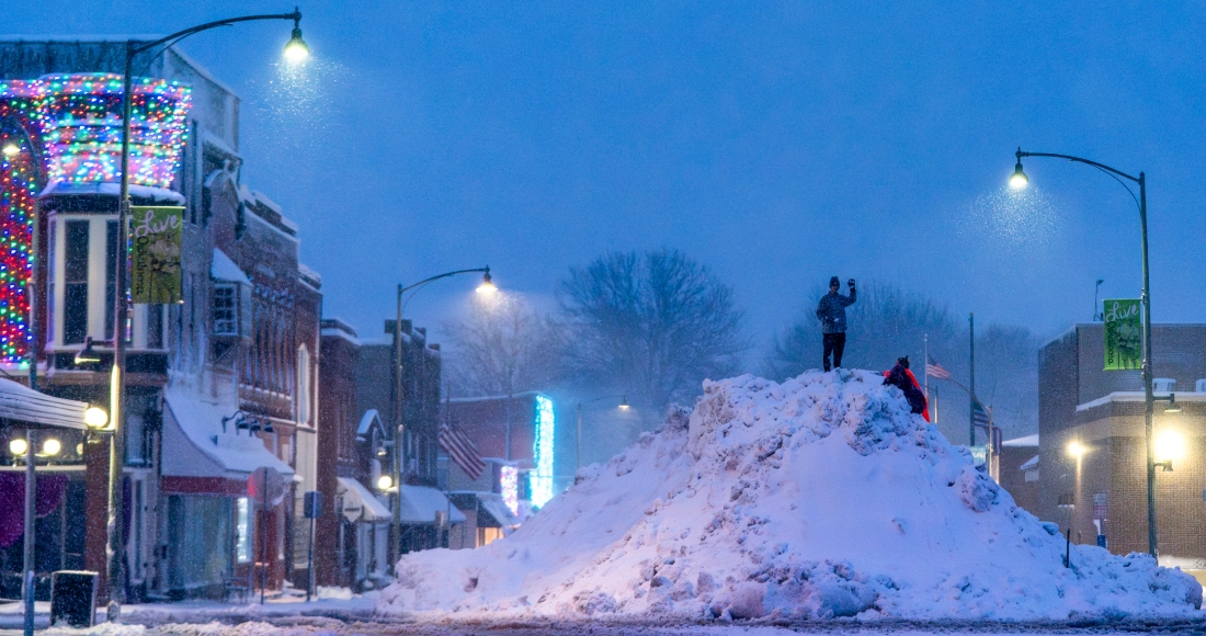 La escena en medio de la tormenta invernal en Oskaloosa, Iowa, el 9 de enero de 2024.