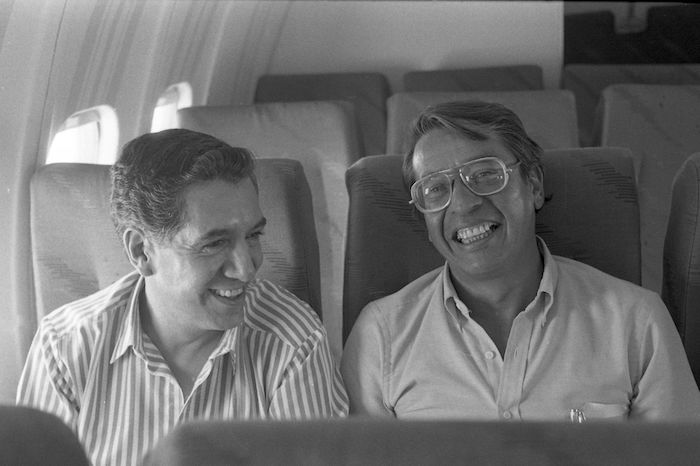 René Avilés y José Agustín durante un viaje a Colima, en septiembre de 1990.