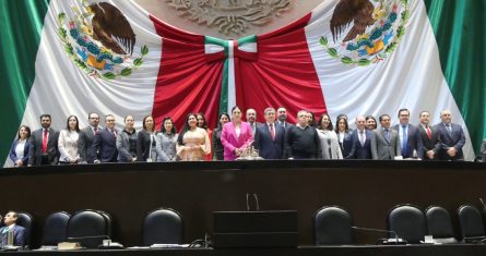 Durante la sesión, la presidenta de la Comisión Permanente, Marcela Guerra Castillo, tomó protesta a las y los magistrados que recibieron críticas en el pleno debido a su cercanía con el Presidente Andrés Manuel López Obrador.