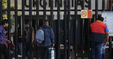 La Secretaría de Salud (SSa) dio a conocer que cuenta con amplia disponibilidad de camas en hospitales para la atención de COVID-19, de modo que, afirmó, es falso que actualmente haya saturación a causa de un gran número de personas enfermas con el virus. Foto: Daniel Augusto, Cuartoscuro