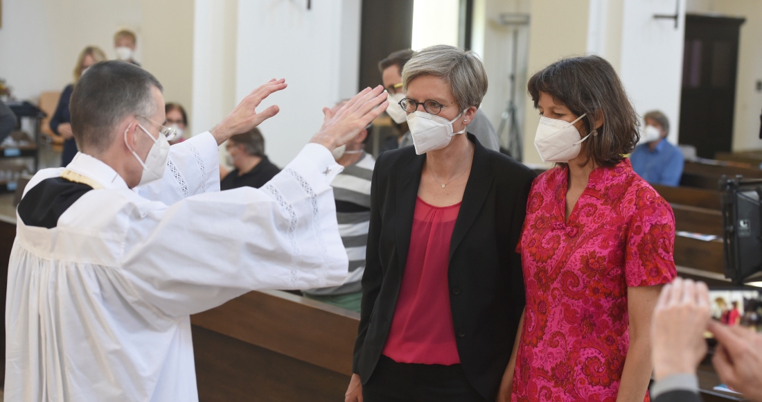 El papa Francisco autorizó el 18 de diciembre de 2023 que los sacerdotes bendigan a las parejas del mismo sexo. Foto: Felix Hoerhager/dpa vía AP, File