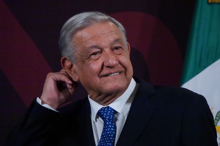 El Presidente Andrés Manuel López Obrador celebró la compra de 13 plantas a Iberdrola, pues con ello "se regresa lo privado a lo público" y la Comisión Federal de Electricidad (CFE) tendrá más del 50 por ciento de la generación de energía eléctrica en México.