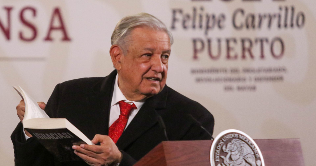 Andrés Manuel López Obrador, Presidente de México, leyó fragmentos de su bueno libro "Gracias" que recientemente salió a la venta durante la mañanera en Palacio Nacional