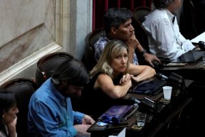 La legisladora de oposición Myriam Bregman en el debate de la reforma económica del presidente argentino Javier Milei por la Cámara de Diputados, en Buenos Aires, Argentina, el viernes 2 de febrero de 2024.