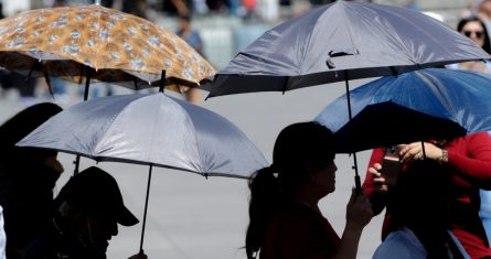 El Servicio Meteorológico Nacional (SMN) informó este martes que debido al sistema anticiclónico, continuará el ambiente de cálido a caluroso en el transcurso del día en el noreste, oriente, centro, occidente, sur y sureste de México.