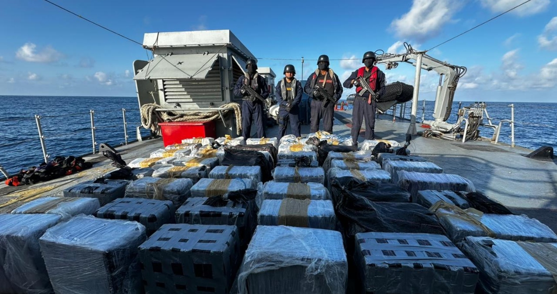 Un millonario cargamento de drogas fue decomisado el miércoles en una zona marítima de Galápagos, lo que se suma a la reciente captura de un semisumergible en un área limítrofe con Colombia, informaron la autoridades ecuatorianas.