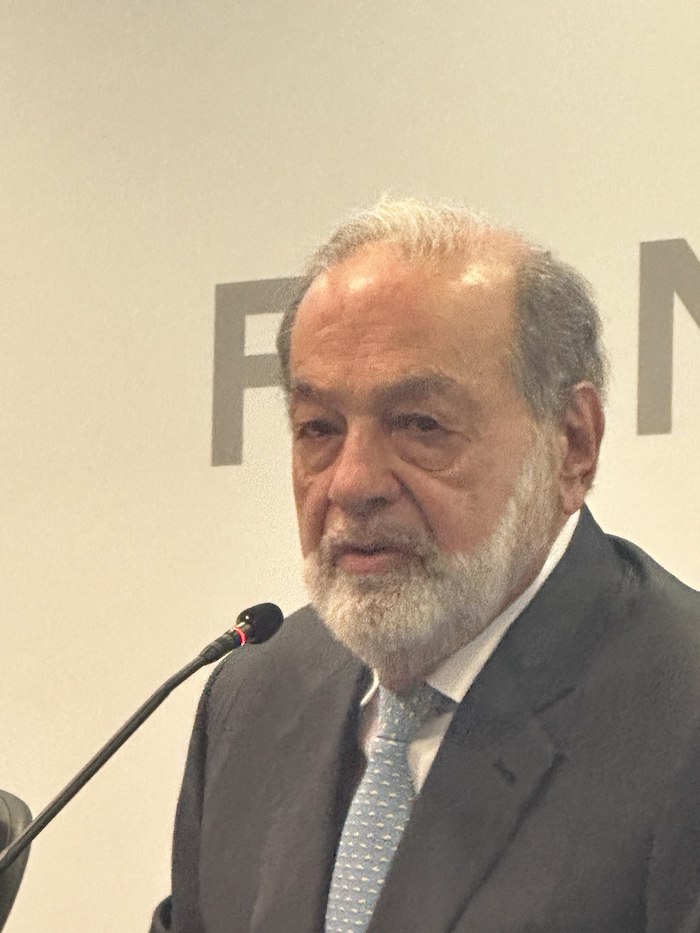 “De este Gobierno no he recibido beneficio y yo sí he dado beneficio”, dijo hoy Carlos Slim, un hombre cercano a López Obrador.