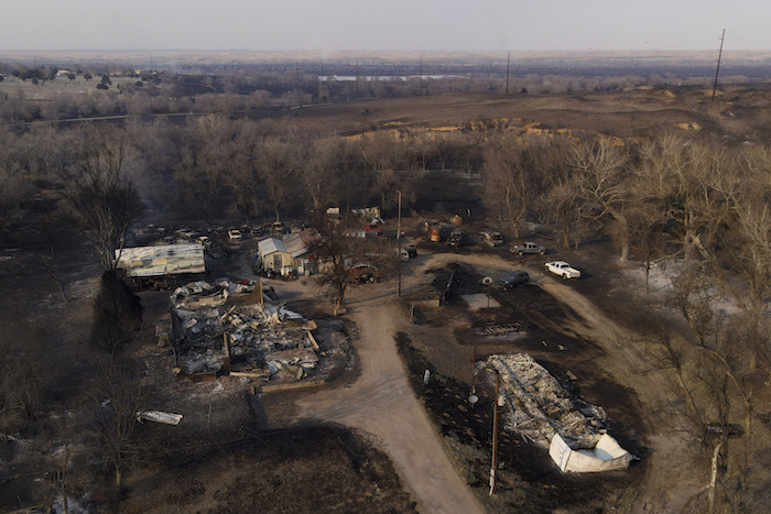 Daños en una casa quemada por el incendio Smokehouse Creek, el miércoles 28 de febrero de 2024, en Canadian, Texas.