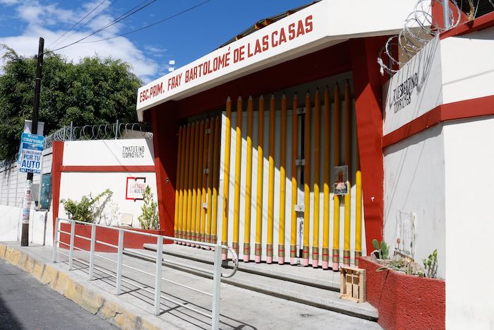 A pesar del reforzamiento de la seguridad para Chilpancingo y el anuncio del Gobierno estatal respecto al restablecimiento del transporte público, escuelas de Chilpancingo optaron por suspender actividades el lunes.