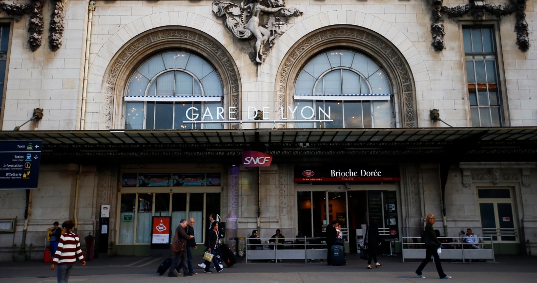 En esta imagen, vista general del exterior de la estación ferroviaria de Lyon, en París, Francia, el 18 de octubre de 2017. Foto: François Mori, archivo, AP