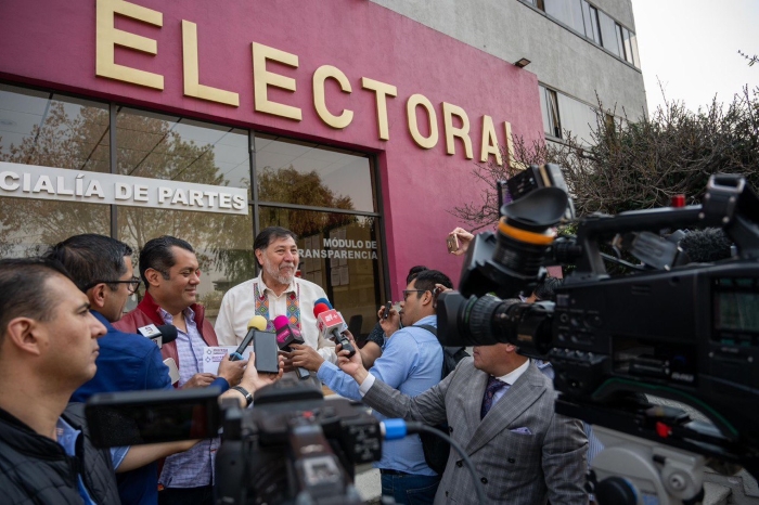 De acuerdo con un comunicado emitido por el partido, la queja contempla pruebas para corroborar a la autoridad electoral que la estrategia de propaganda negativa fue capitalizada directamente por la precandidata y perfiles de personas afines, por lo que existió una aceptación expresa de los beneficios de la estrategia.