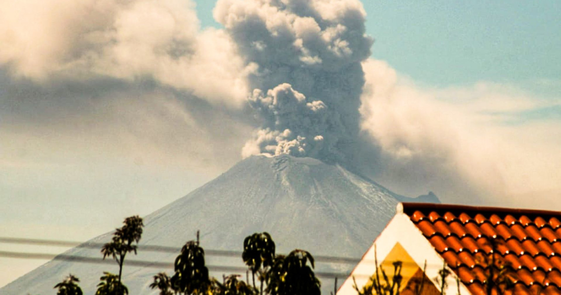 Exhalaciones del volcán Popocatepetl.