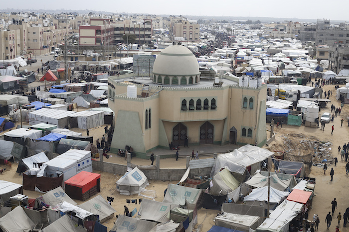 Vista de un campamento de palestinos desplazados por la ofensiva de Israel en Rafah, Franja de Gaza, el martes 27 de febrero de 2024.