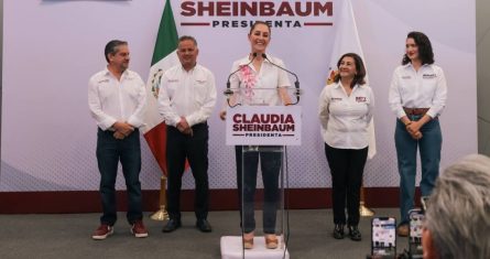 Claudia Sheinbaum Pardo, candidata presidencial de Morena, presentó esta mañana su propuesta de campaña sobre los programas y apoyos para las mujeres, que se titula "República de y para las mujeres".