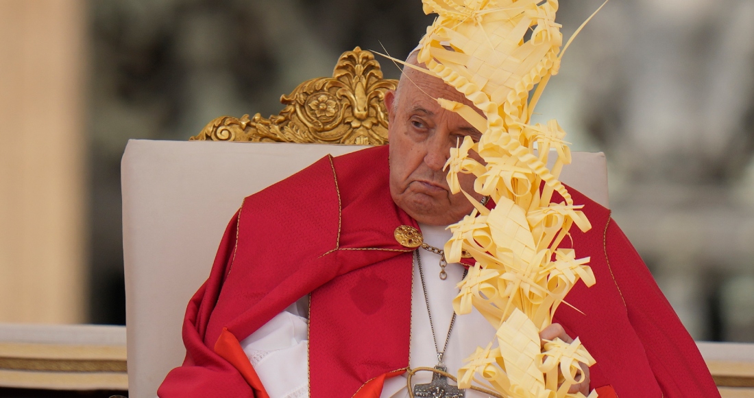 El Papa Francisco celebra la misa del Domingo de Ramos en la Plaza de San Pedro del Vaticano, el domingo 24 de marzo de 2024.