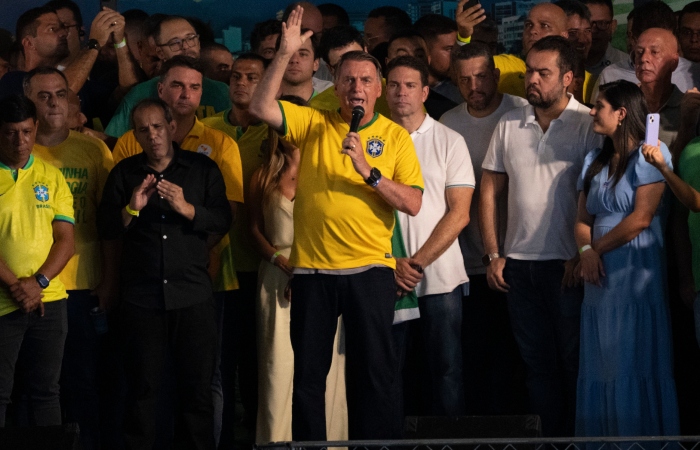 El expresidente brasileño Jair Bolsonaro habla durante un acto de campaña en Río de Janeiro, el sábado 16 de marzo de 2024.