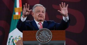 El Presidente Andrés Manuel López Obrador criticó la mañana de este martes que durante el Primer Debate Presidencial, el cual se llevó a cabo el domingo pasado en la sede del Instituto Nacional Electoral (INE), se habló de todo lo que sostienen sus adversarios y que no se reconoció ninguna acción de su Gobierno.