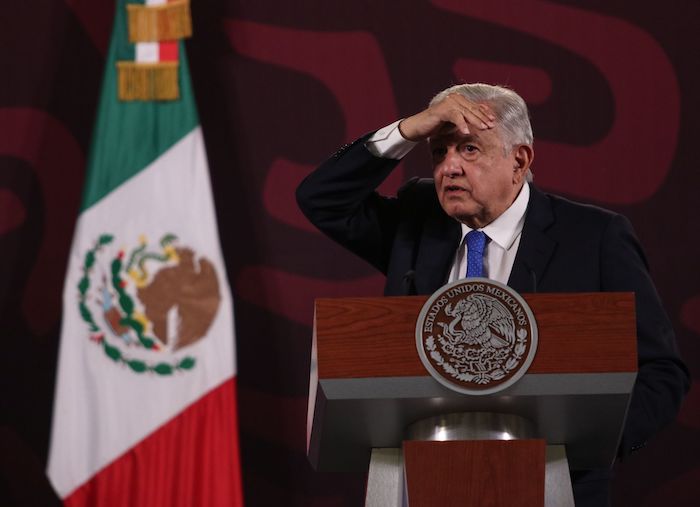 El Presidente Andrés Manuel López Obrador pidió que las autoridades locales ayuden con la protección de candidatas y candidatos durante las campañas electorales en el país, sin embargo, aseguró que el Gobierno federal apoyará a los estados que no puedan brindar seguridad por falta de elementos o donde los partidos lo soliciten.