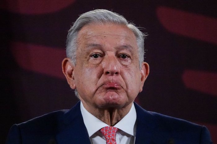 El Presidente Andrés Manuel López Obrador criticó que durante el Primer Debate Presidencial, el cual se llevó a cabo el domingo pasado en la sede del Instituto Nacional Electoral (INE), se habló de todo lo que sostienen sus adversarios, algo que, acusó, se utilizó para hacer las preguntas a las candidatas y al candidato. 