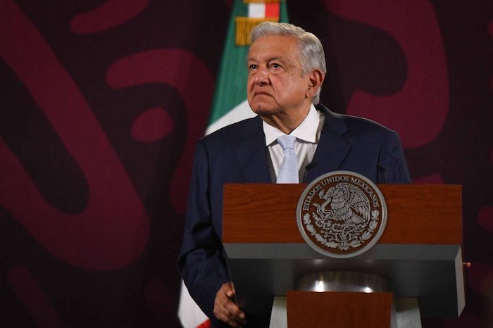 El Presidente Andrés Manuel López Obrador señaló que se busca que las personas jubiladas reciban su pensión completa, ya que "es un derecho que tienen porque trabajaron muchos años".