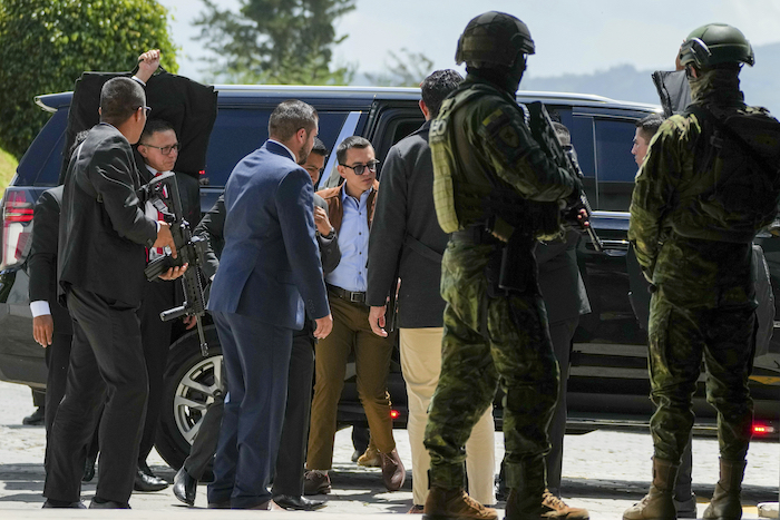 El Presidente ecuatoriano, Daniel Noboa, a su llegada a un evento con jóvenes en El Quinche, Ecuador, el lunes 8 de abril de 2024.