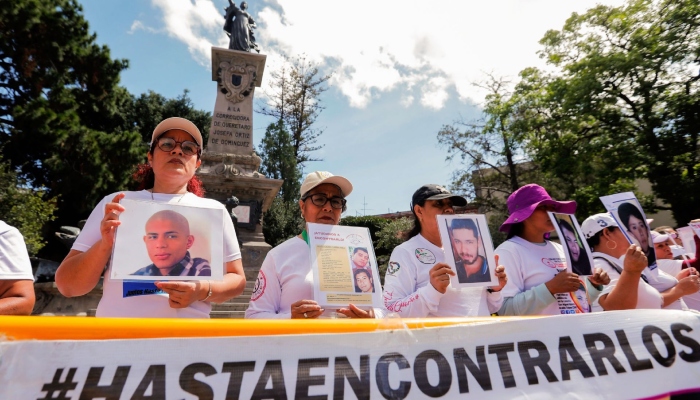 Integrantes de los colectivos Búsqueda Nacional en Vida y Desaparecidos Querétaro, el 13 de agosto de 2023.