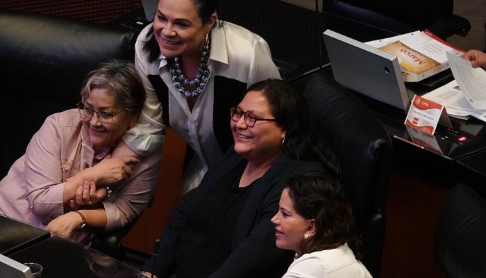 Las senadoras morenistas: Martha Guerrero, Mónica Fernández Balboa, Citlalli Hernández y María Mercedes González durante la sesión ordinaria de la Cámara de Senadores correspondiente a la LXV Legislatura en el tercer año de ejercicio