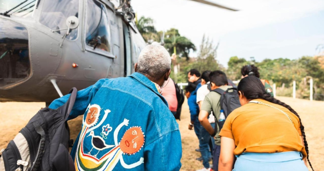 Los 34 connacionales y personal de la Embajada de México en Haití fueron trasladados en dos vuelos de un helicóptero MI-17 de la Secretaría de Marina, desde un helipuerto de la Embajada de República Dominicana con sede en Puerto Príncipe, Haití, al buque ARM “Isla Holbox” (BAL-02) de esta misma Institución.