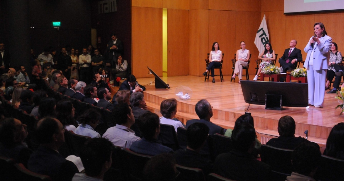 Como parte de sus actividades de campaña, Xóchitl Gálvez, candidata presidencial de la coalición Fuerza y Corazón por México, se reunió con estudiantes del ITAM.