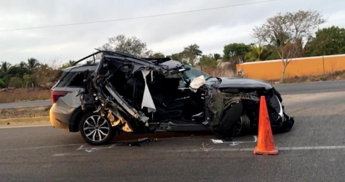 El candidato morenista detalló que el accidente se registró durante su trayecto a la ciudad de Mérida, luego de encabezar un mitín en Chemax donde cerró campaña. También añadió que requerirá de una cirugía.