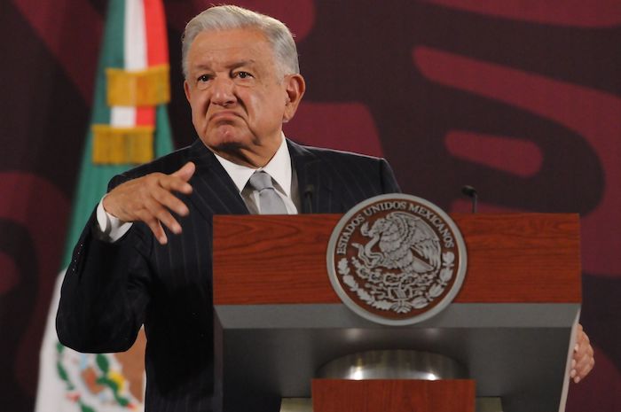 Andrés Manuel López Obrador, Presidente de México, informó que ya recibió la notificación del Tribunal Electoral del Poder Judicial de la Federación (TEPJF) para que se editen las conferencias de prensa matutinas.