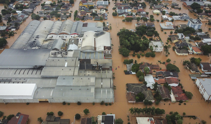 Calles inundadas tras las fuertes lluvias en Sao Sebastiao do Cai, en el estado de Rio Grande do Sul, Brasil, el jueves 2 de mayo de 2024.