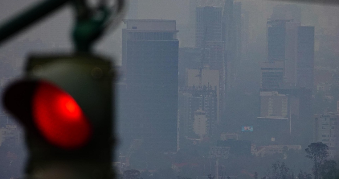 Una densa capa de contaminantes cubre los diferentes puntos de la capital del país.