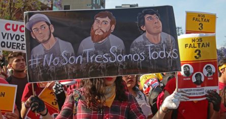 La FGR informó que logró obtener una condena para cinco personas acusadas de desaparecer a tres estudiantes de cine en 2018. El crimen movilizó a miles de ciudadanos en Jalisco así como en la Ciudad de México. 