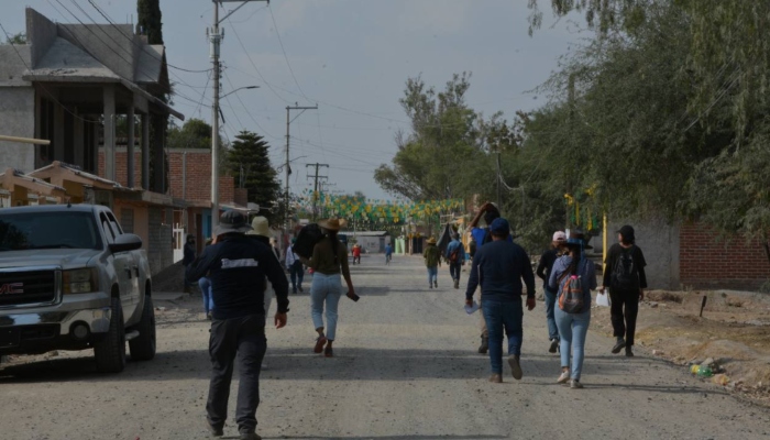 Nuevamente, este martes, un grupo de 20 personas aproximadamente, que fue convocado por el Centro de Desarrollo Indígena Loyoya (CDIL) partió a la comunidad Jaguey, el objetivo era que se escuchara por todos lados el nombre de “Javier”. 