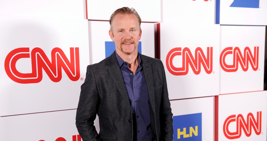 Morgan Spurlock de la serie de CNN "Inside Man" posa en CNN Worldwide All-Star Party, el 10 de enero de 2014, en Pasadena, California. Spurlock, quien fue nominado al Oscar e hizo de la comida y las dietas estadounidenses el trabajo de su vida, comiendo sólo en McDonald's durante un mes para ilustrar los peligros de una dieta de comida rápida, ha muerto. Tenía 53 años.