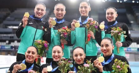 Equipo de natación mexicano logra medalla de oro en la segunda parada sumbo a los Juegos Olímpicos de París en 2024.