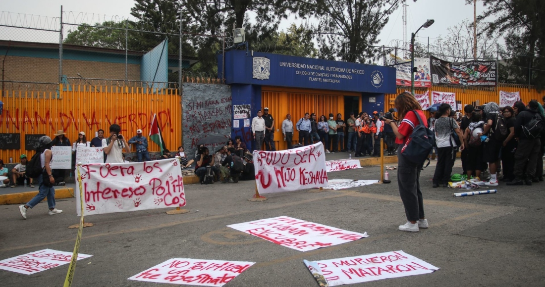 Estudiantes del plantel Colegio Ciencias de Humanidades plantel Naucalpan (CCH Naucalpan) entraron a asamblea estudiantil Para hablar sobre puntos petitorios y su exigencia porque se eliminen los porros de la UNAM.