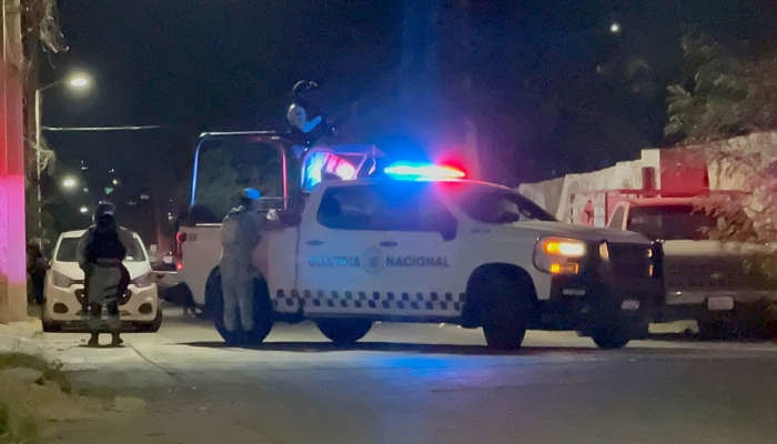 Los cuerpos de seis personas fueron localizados en colonia Carabalí de Acapulco, cuatro hombres y dos mujeres, fueron abandonados sin vida, el hallazgo se registró sobre la avenida Diego Hurtado de Mendoza, frente al condominio Genovesa, los cuerpos de las víctimas presentaban huellas de tortura en varias partes del cuerpo, y todos ellos con torniquete en el cuello. La zona fue acordonada por agentes de la Guardia Nacional, mientras que personal de la Fiscalía General del Estado realizaba el peritaje correspondiente.