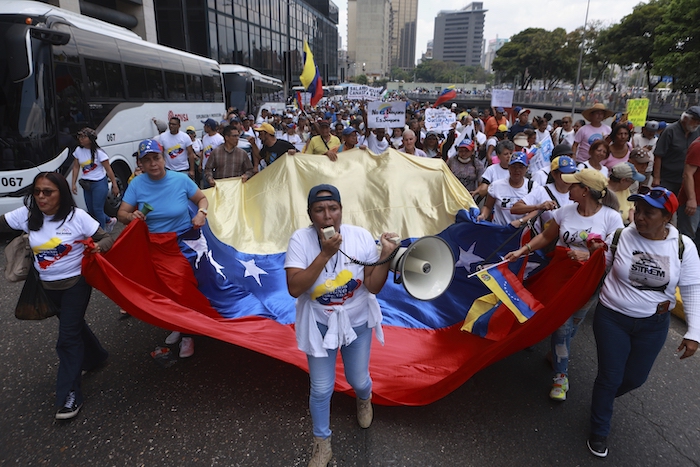 Trabajadores sindicales marchan en el Día Internacional de los Trabajadores en Caracas, Venezuela, el miércoles 1 de mayo de 2024.