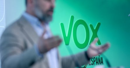 El presidente de Vox, Santiago Abascal, durante una rueda de prensa, en la sede del partido, a 20 de mayo de 2024, en Madrid.