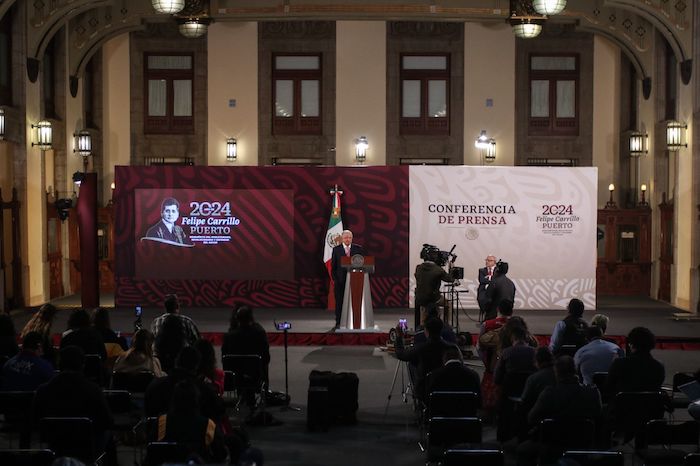 El Presidente Andrés Manuel López Obrador pidió a las y los trabajadores del Poder Judicial de la Federación (PJF) que no se dejen engañar porque la reforma que impulsa no afecta ninguno de sus derechos.