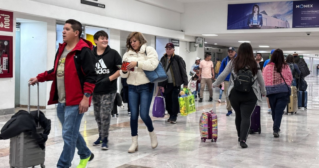 Afluencia de pasajeros en el Aeropuerto Internacional de la Ciudad de México (AICM).