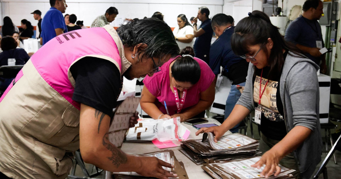 Personal del INE realizó conteo de actas y votos de la elección federal del domingo pasado, en las instalaciones de la Junta Distrital Ejecutiva del distrito 09.