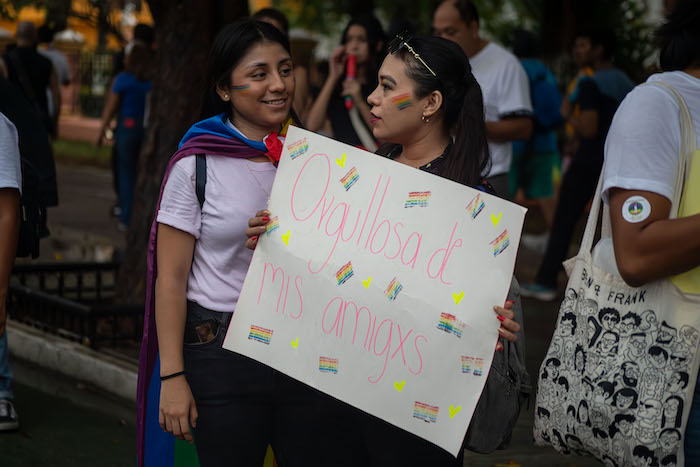 Hacia las 17:00 horas, las y los asistentes comenzaron la manifestación desde el Monumento a la Patria, localizado en el Paseo de Montejo.