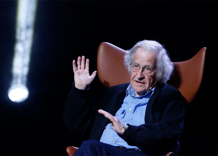 noam-chomsky-hospitalizado-brasil-2