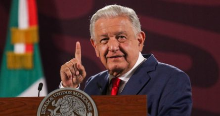 El Presidente Andrés Manuel López Obrador felicitó la mañana de este lunes al pueblo de Francia por los resultados obtenidos en la segunda vuelta de las elecciones legislativas, los cuales dieron el triunfo a la coalición de la izquierda francesa; y también aseguró que la derecha y el conservadurismo no tienen futuro.