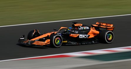 El piloto australiano de McLaren Oscar Piastri maniobra su auto en el Gran Premio de Hungría en la pista Hungaroring el domingo 21 de julio del 2024.