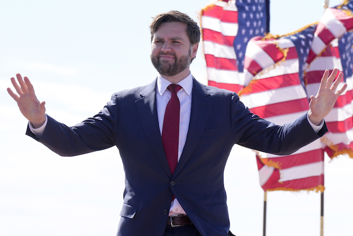 El Senador. J.D. Vance, republicano por Ohio, se presenta en un acto de campaña, el 16 de marzo de 2024, en Vandalia, Ohio.