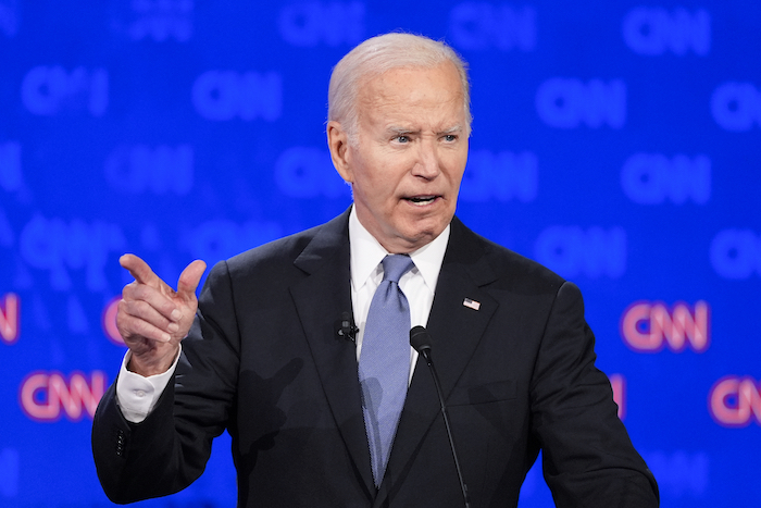 El Presidente Joe Biden durante un debate presidencial con el candidato republicano a la Presidencia, el expresidente Donald Trump, el jueves 27 de junio de 2024, en Atlanta.